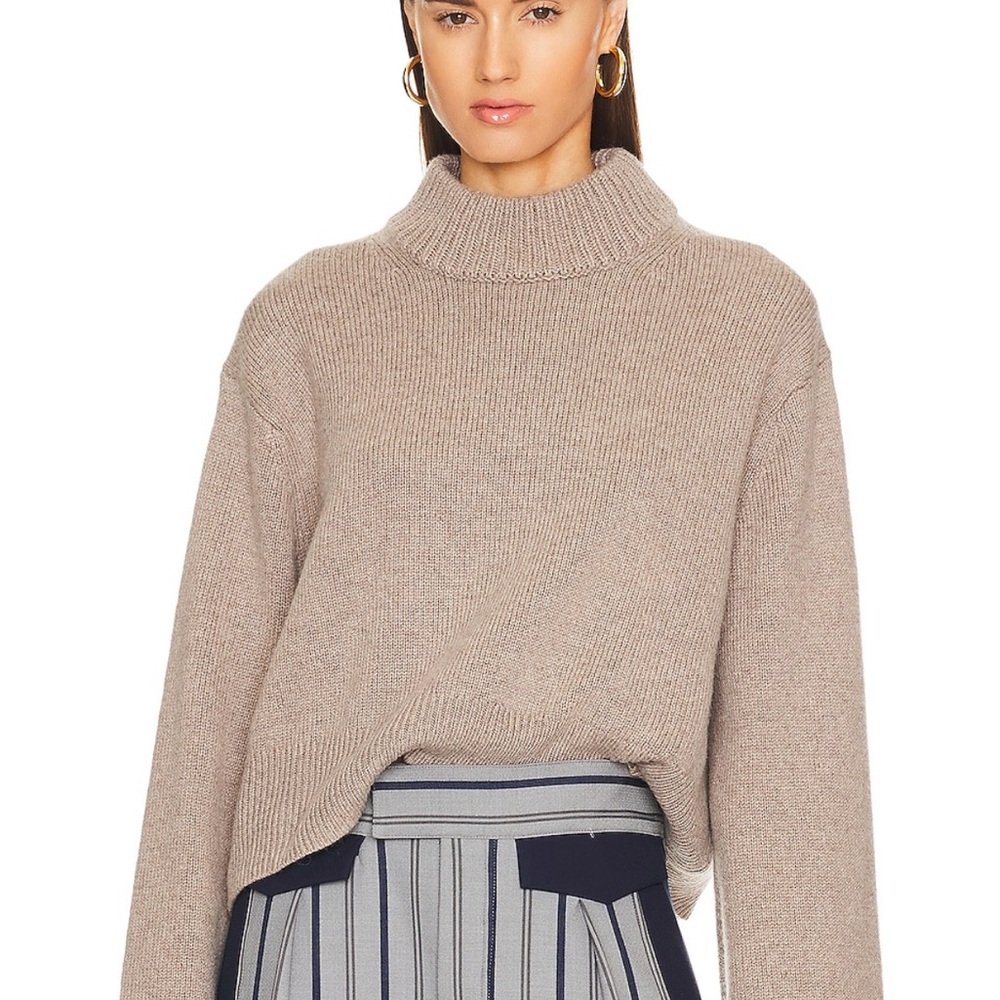 Helsa Pamelia Crew Neck Sweater in Taupe S